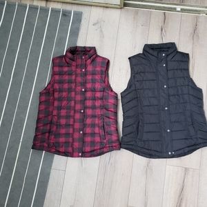2 Gap puffer vests